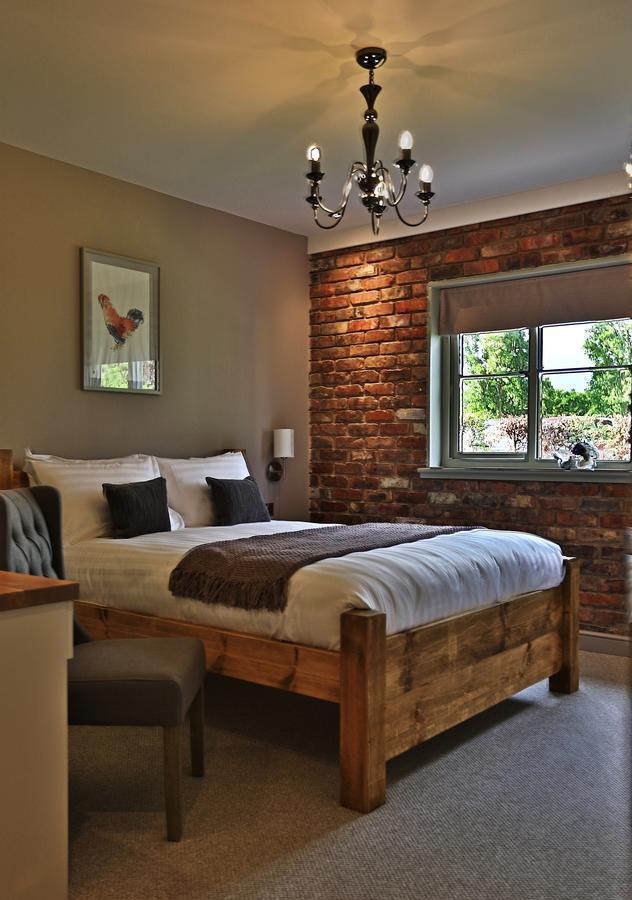 Cock O' Barton Hotel Coddington  Eksteriør billede