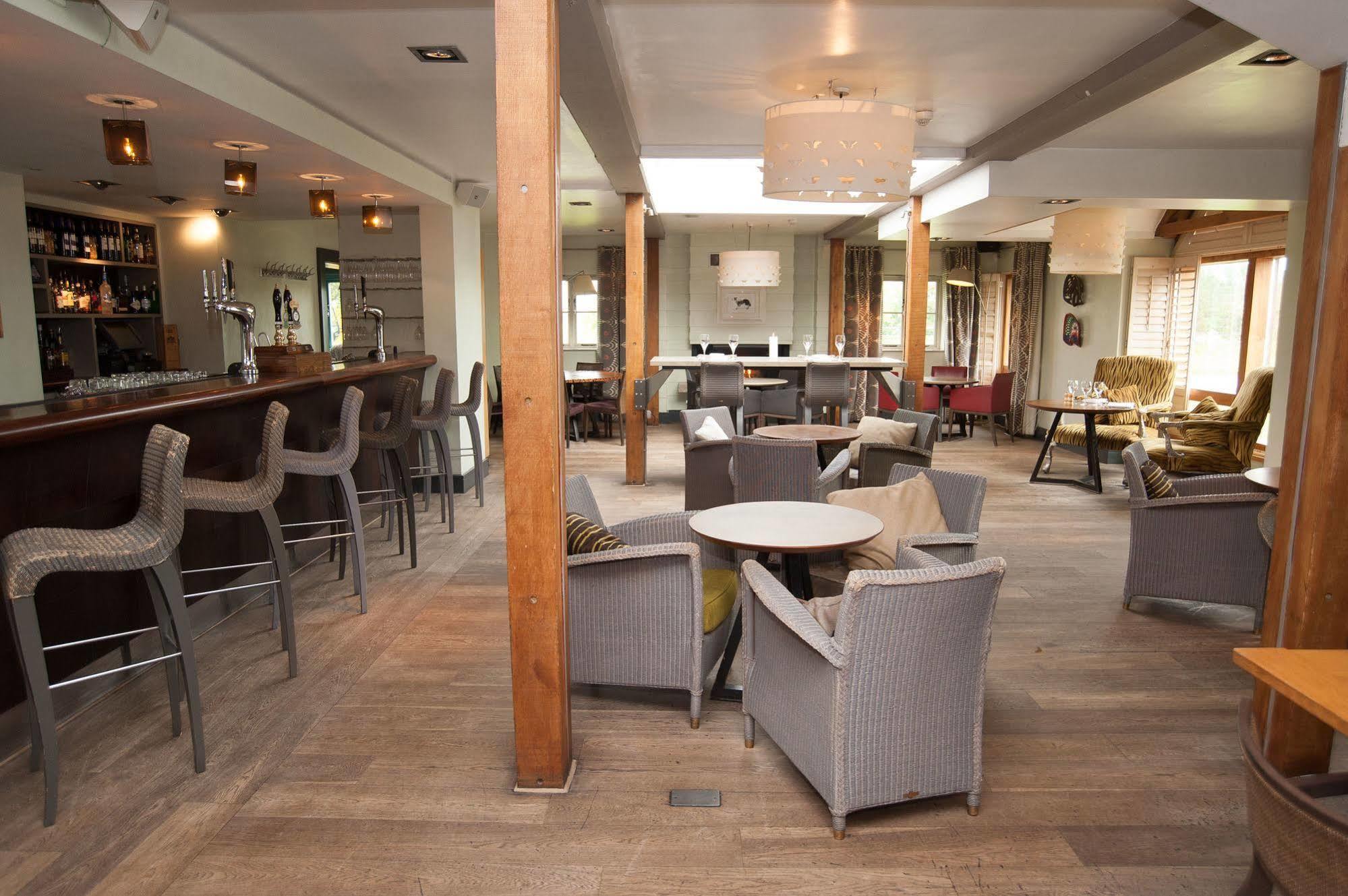 Cock O' Barton Hotel Coddington  Eksteriør billede