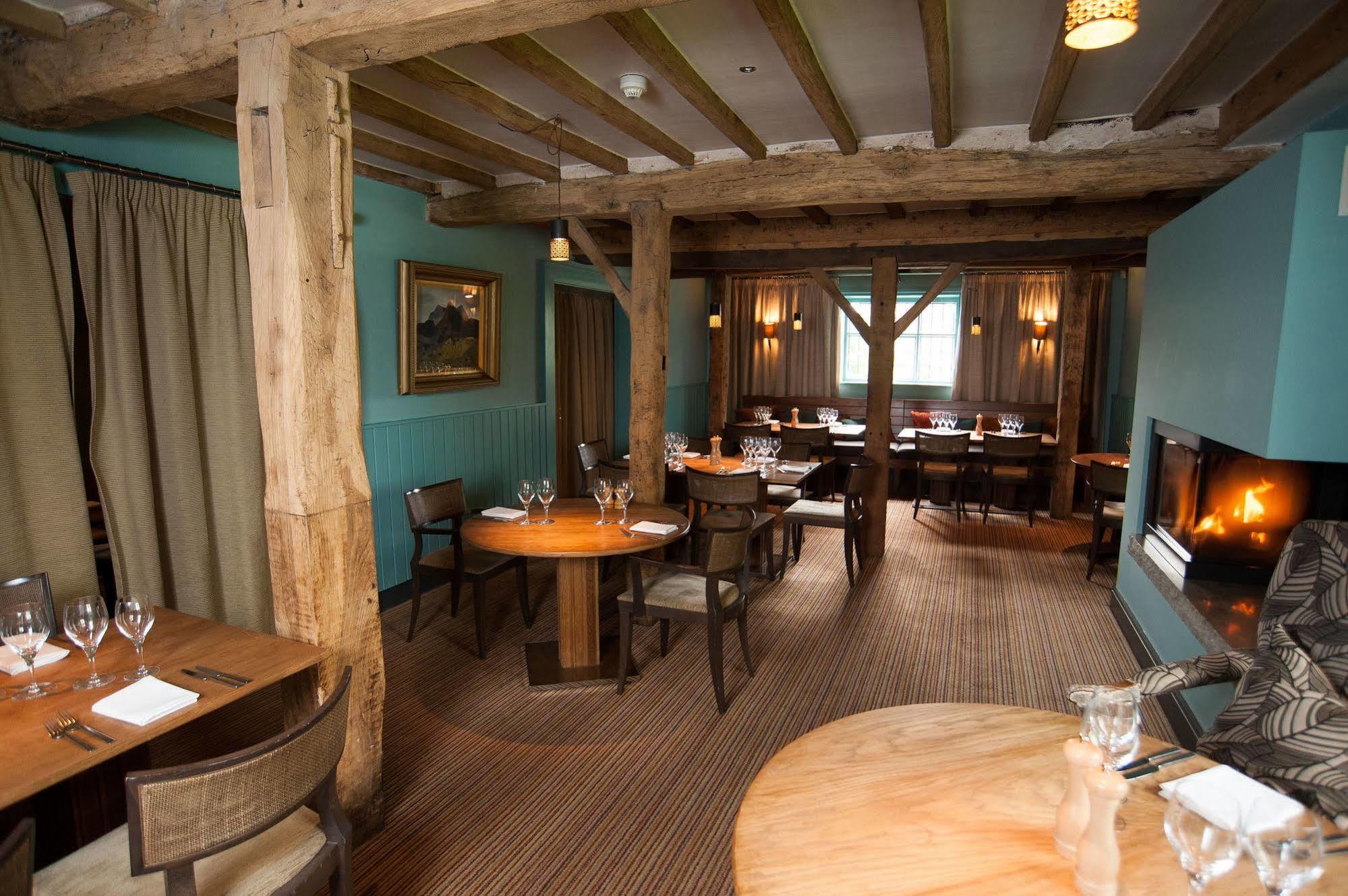 Cock O' Barton Hotel Coddington  Eksteriør billede